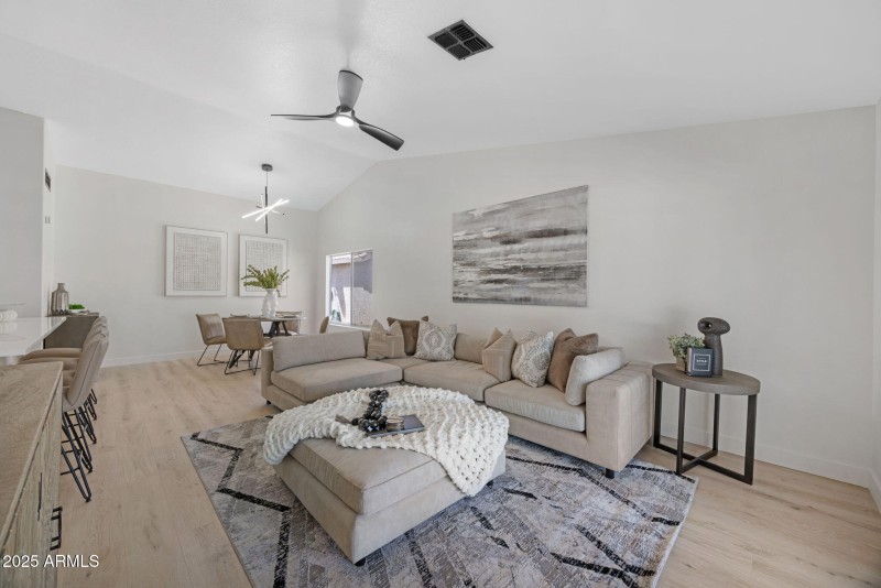 14-web-or-mls-510-w-amoroso-dr