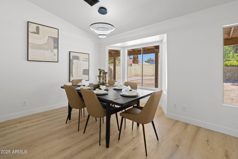 22-web-or-mls-510-w-amoroso-dr