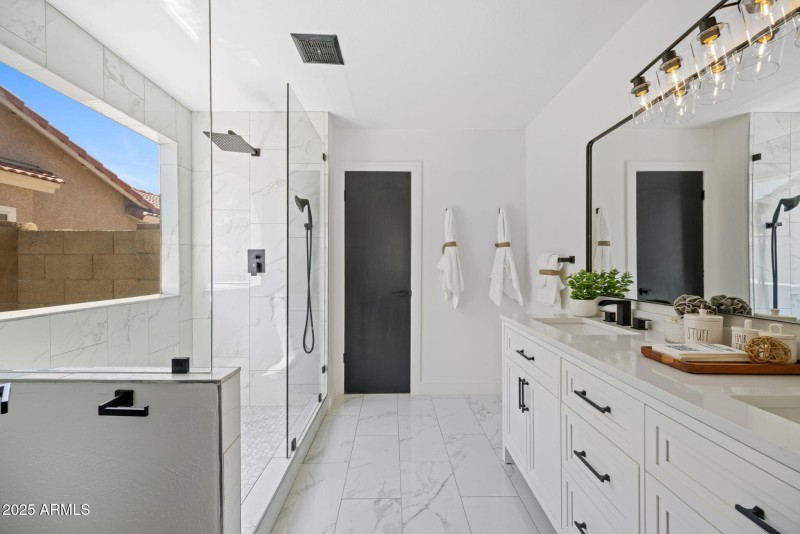 28-web-or-mls-510-w-amoroso-dr