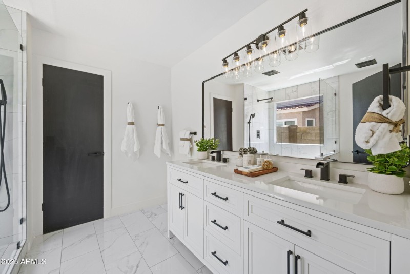 31-web-or-mls-510-w-amoroso-dr