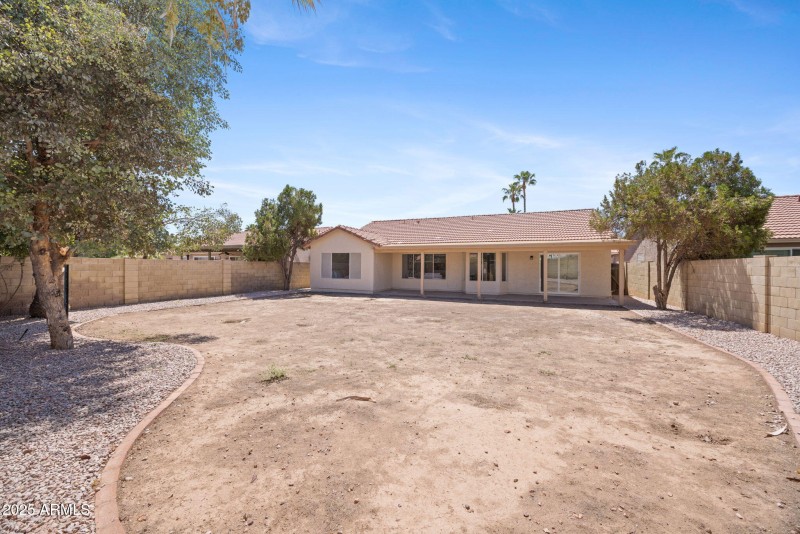 43-web-or-mls-510-w-amoroso-dr