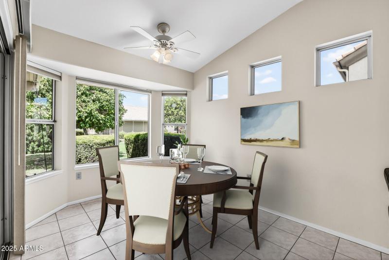 Breakfast Nook staged