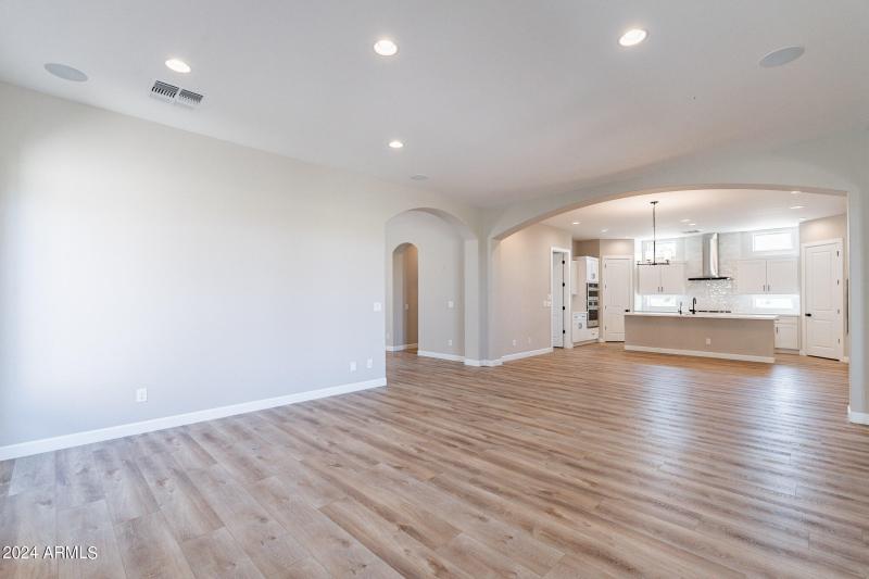 15-web-or-mls-Peach-15