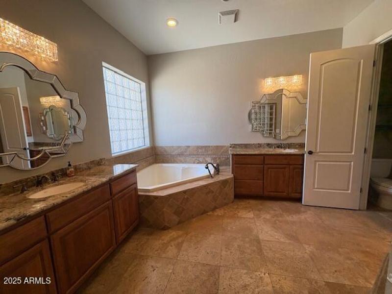 206 W Crimson Master Bath