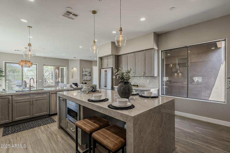 18-web-or-mls-74th St-18