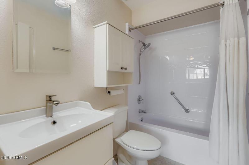 Guest Suite Bathroom