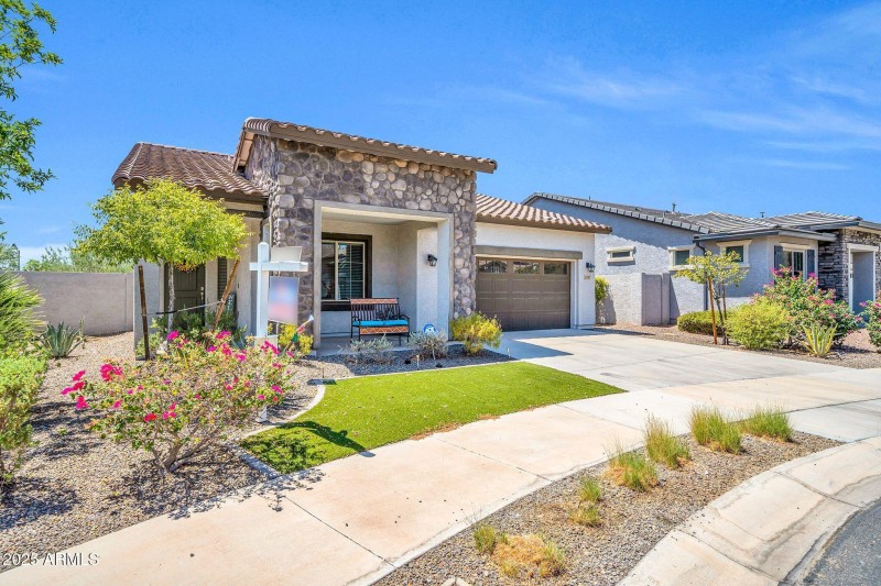 20487 W Minnezona Ave-2