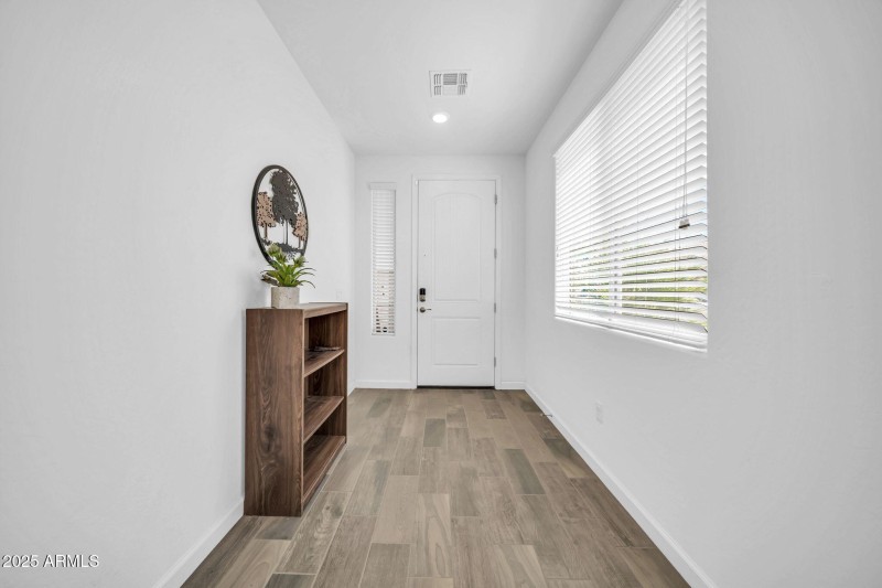 20487 W Minnezona Ave-11