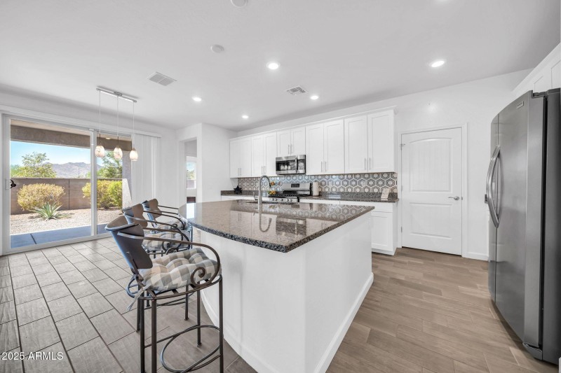 20487 W Minnezona Ave-14