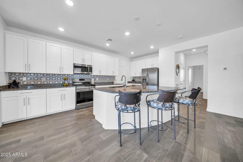 20487 W Minnezona Ave-15