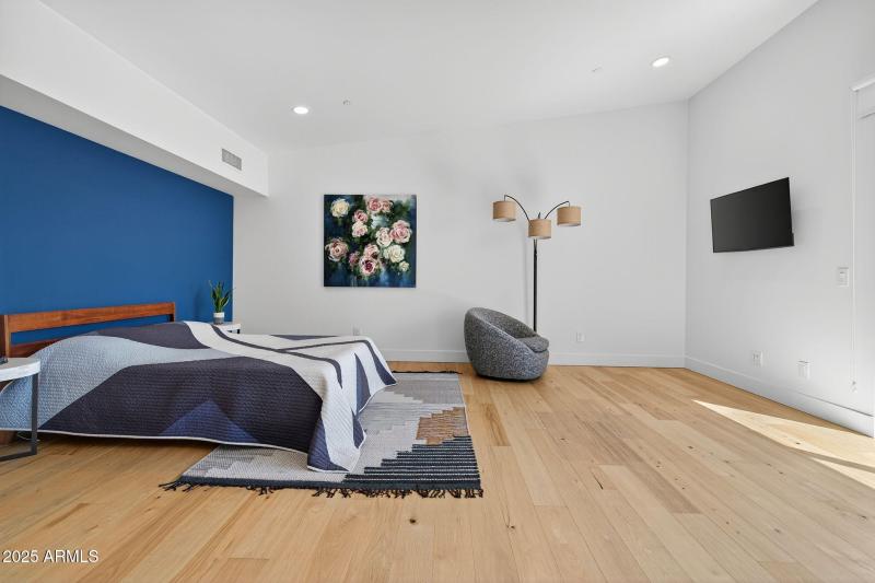 24-web-or-mls-001_A7402482