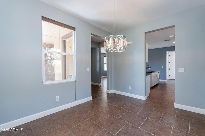 10-web-or-mls-Lakewood-10