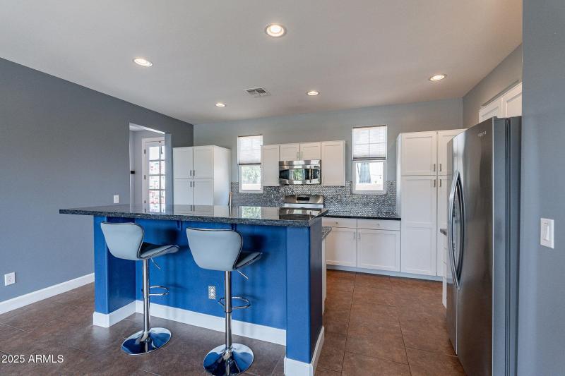 12-web-or-mls-Lakewood-12