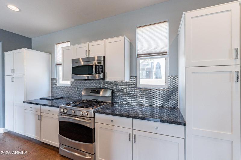 14-web-or-mls-Lakewood-14