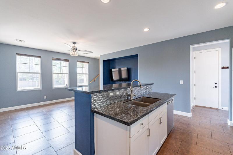 16-web-or-mls-Lakewood-16