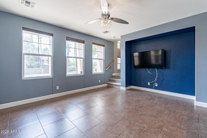 22-web-or-mls-Lakewood-22