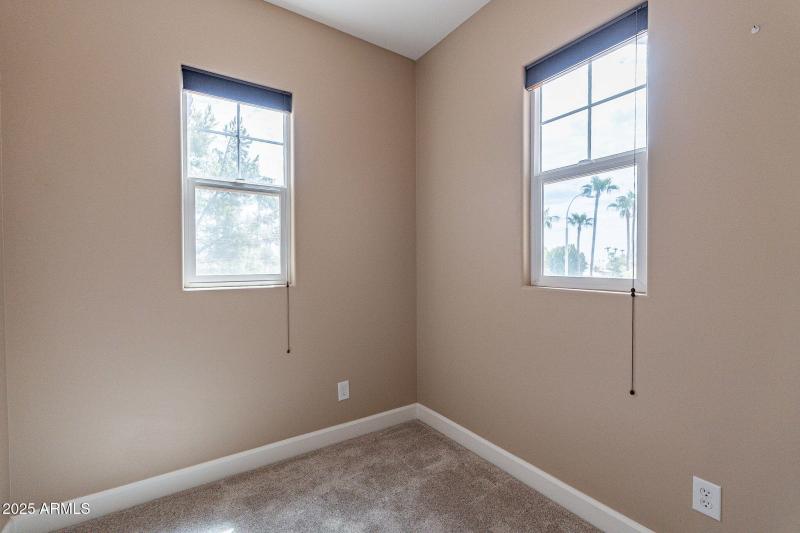 34-web-or-mls-Lakewood-34