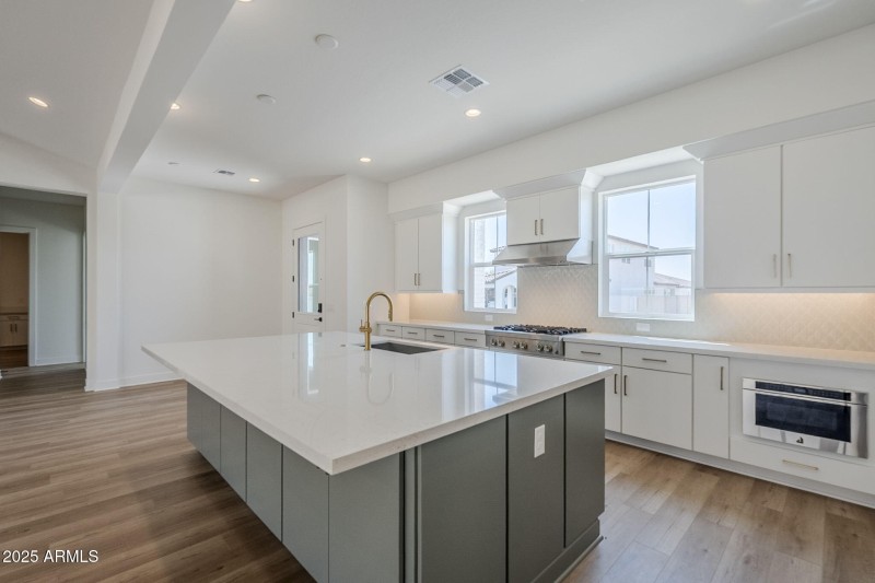 17-web-or-mls-Luckenbach-17 (2)