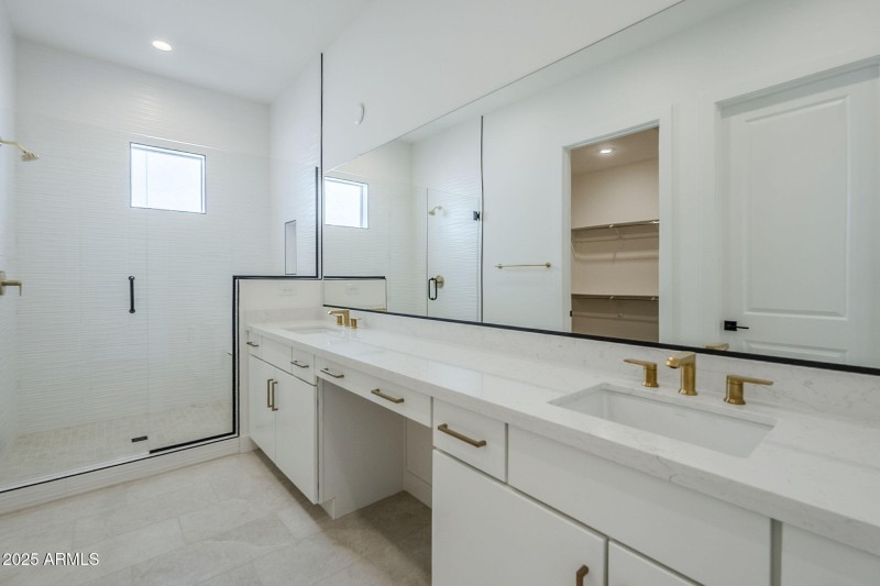 23-web-or-mls-Luckenbach-23 (1)