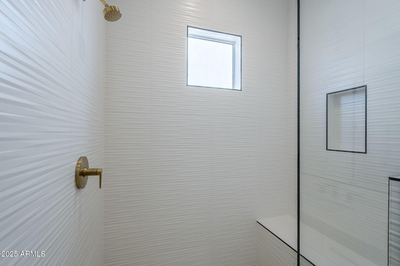 25-web-or-mls-Luckenbach-25 (2)