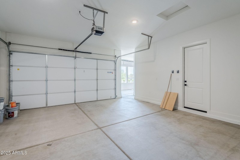 44-web-or-mls-Luckenbach-44