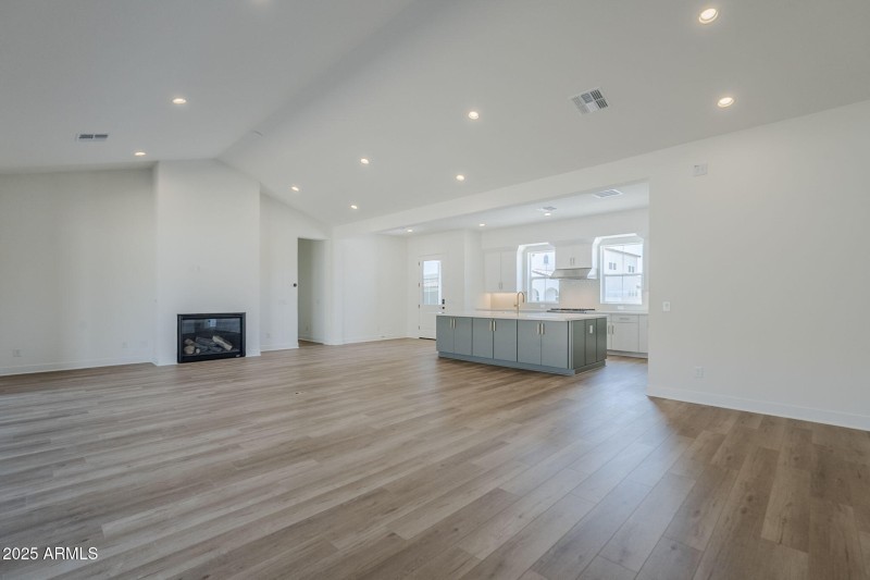 8-web-or-mls-Luckenbach-8 (2)