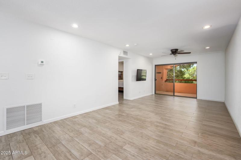 Large living room when you walk in