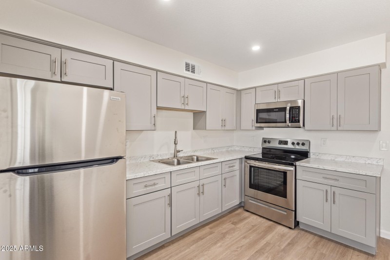 0034-34-Broadway (2)