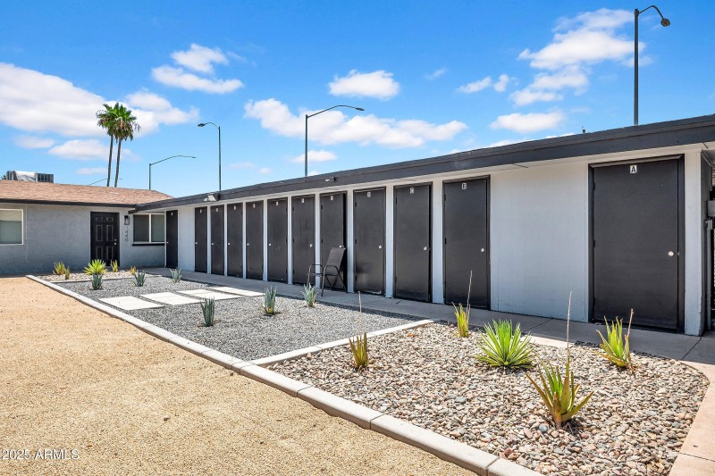 14-custom-1442 E Broadway Rd-14