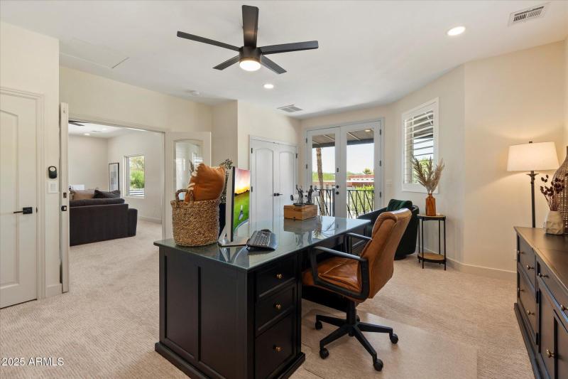 Guest Bedroom 5/Office