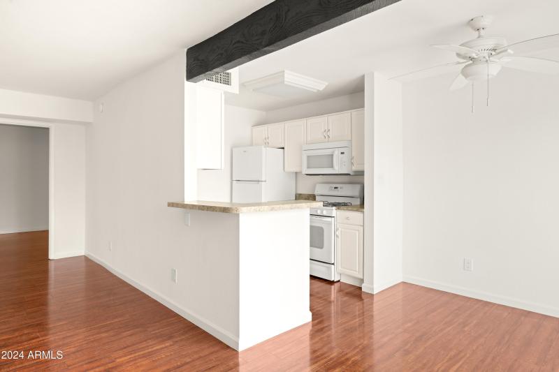 Unit 104 3838 N 32nd Photo Edit QA_06