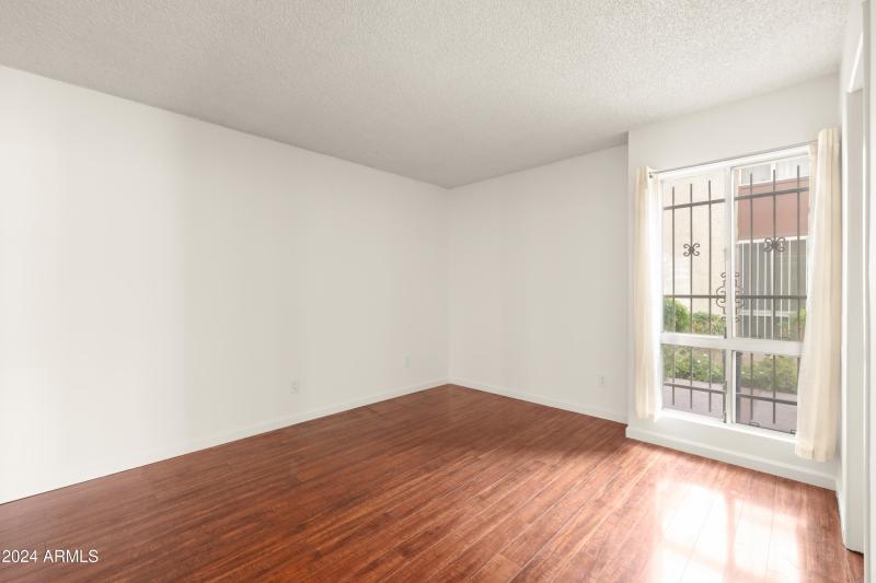 Unit 104 3838 N 32nd Photo Edit QA_11