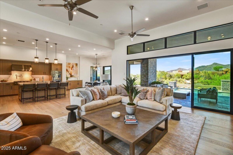 14-Family to Kitchen