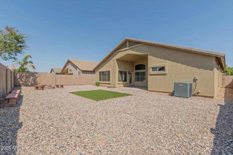 17859 West Eugene Terrace-large-024-022-