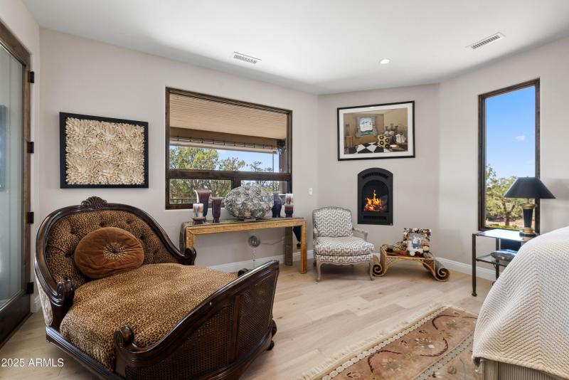 31-Primary Suite 1 (3)