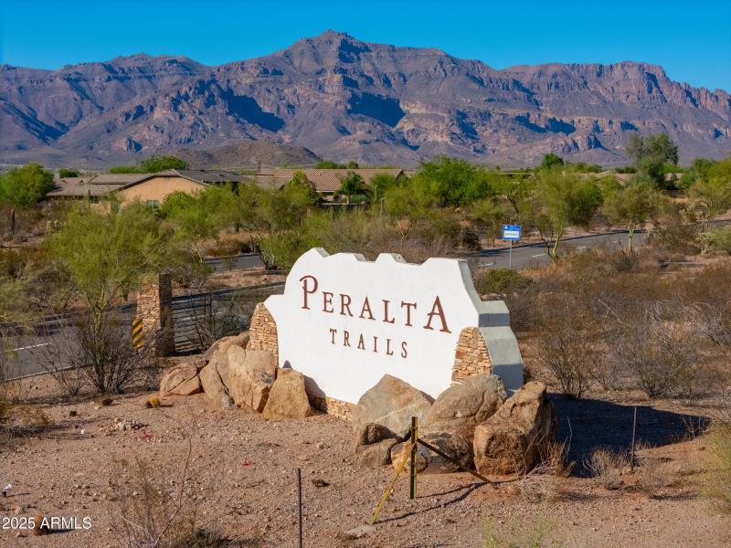 10806 E PERALTA CANYON Dr