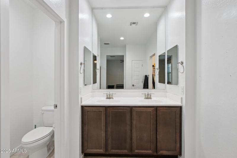 35-web-or-mls-W Tenia Trail-S2108-033