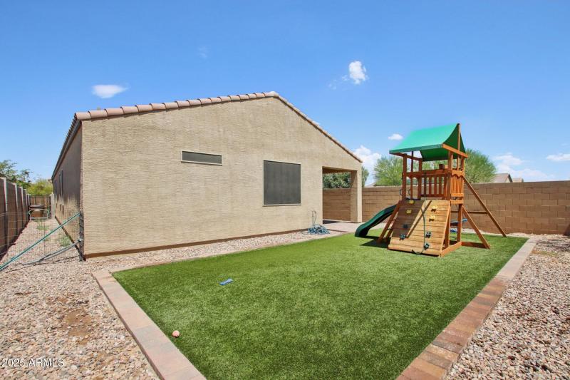 41-web-or-mls-W Tenia Trail-S2108-039