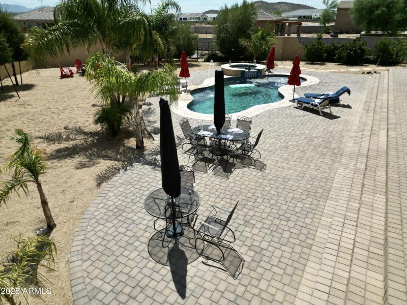 Oversized Yard For Entertaining