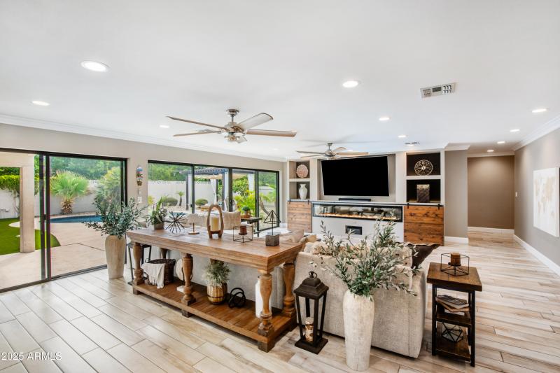 4227 N 62nd St-20