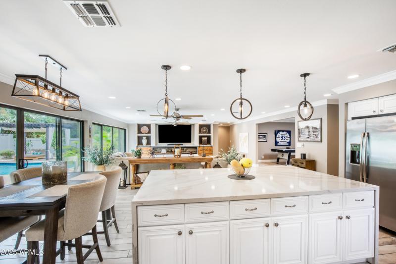 4227 N 62nd St-27