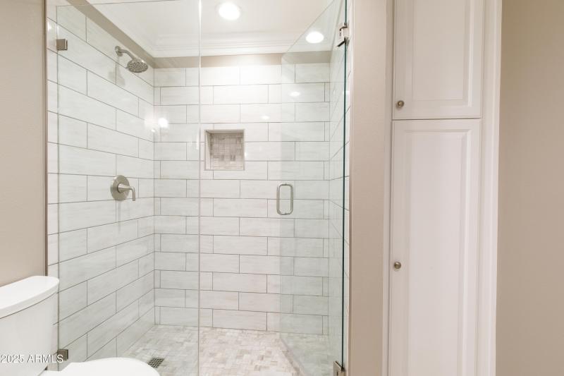 4227 N 62nd St-34