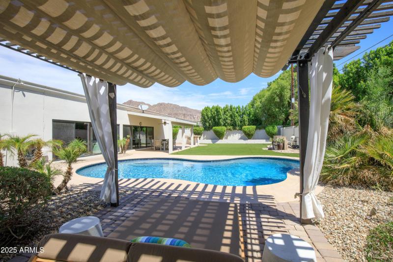 4227 N 62nd St-55
