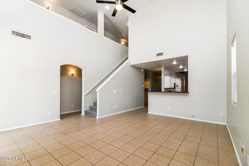 005-photo-living-room-14731708