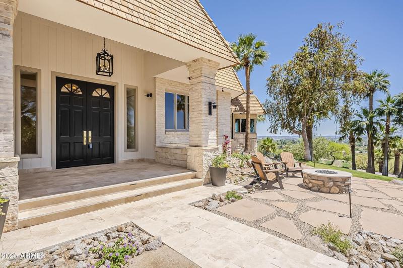 003_Exterior Entrance