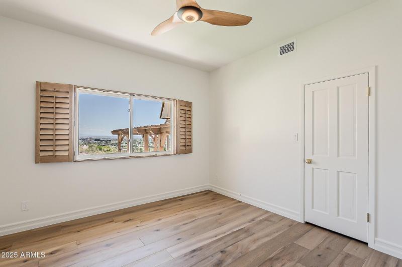 038_Guest Room Views