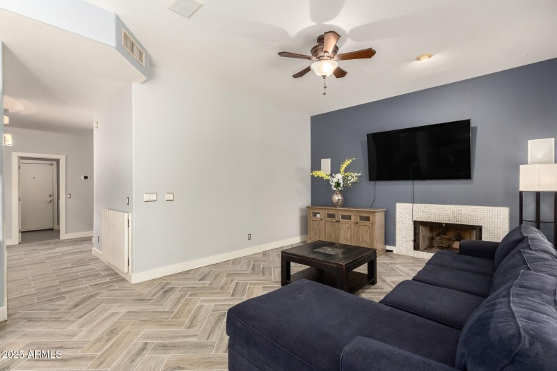 07-A 46th-Great Room 2