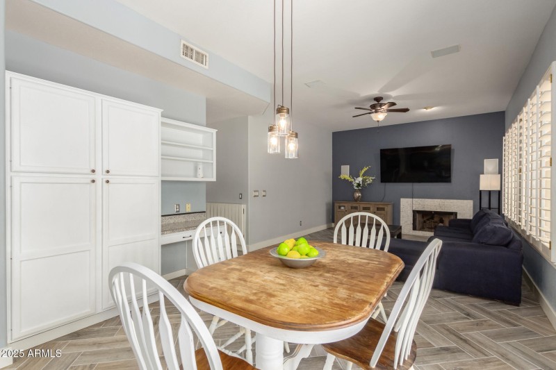 09-A 46th-Great Room:EIK