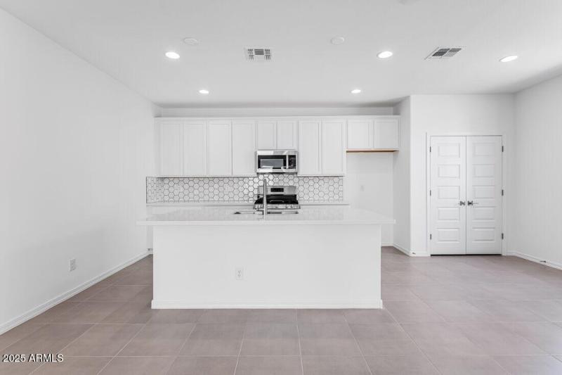 14604 W Sand Hills Road - Ready Now