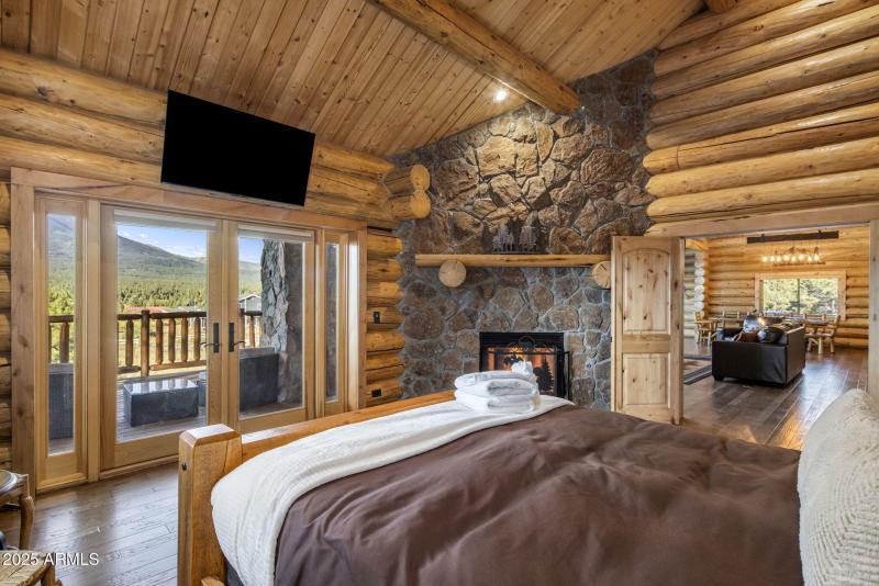 5-web-or-mls-D46A8737